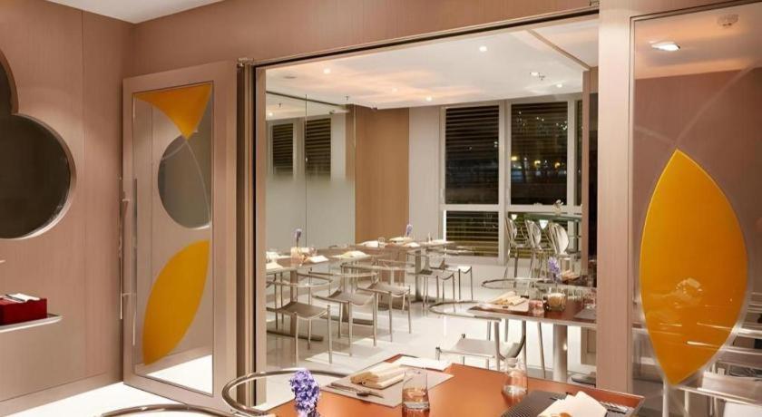 Elysion Place Hotel Causeway Bay Hong Kong Exterior photo